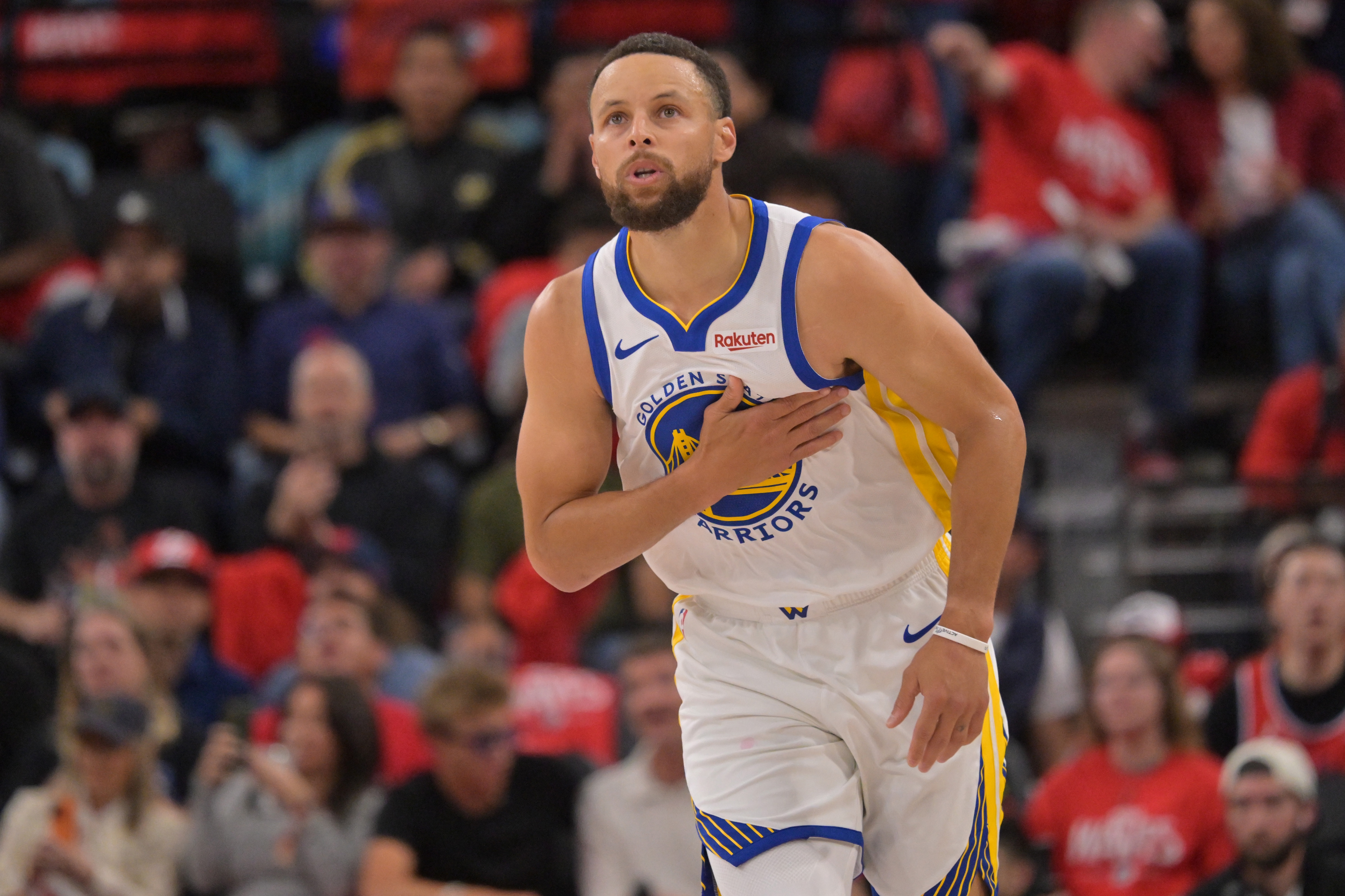 Shams:库里与李宁签下十年代言合同,Curry Brand全球推广启动